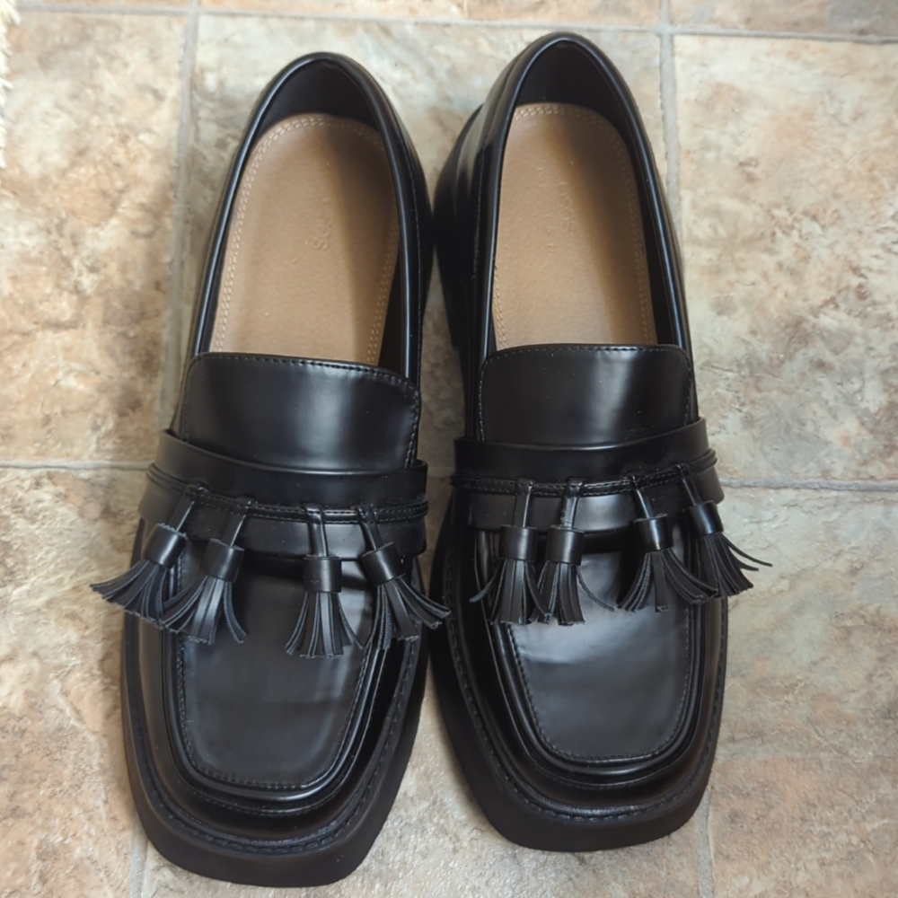 Women's Chunky Tassal Loafer
